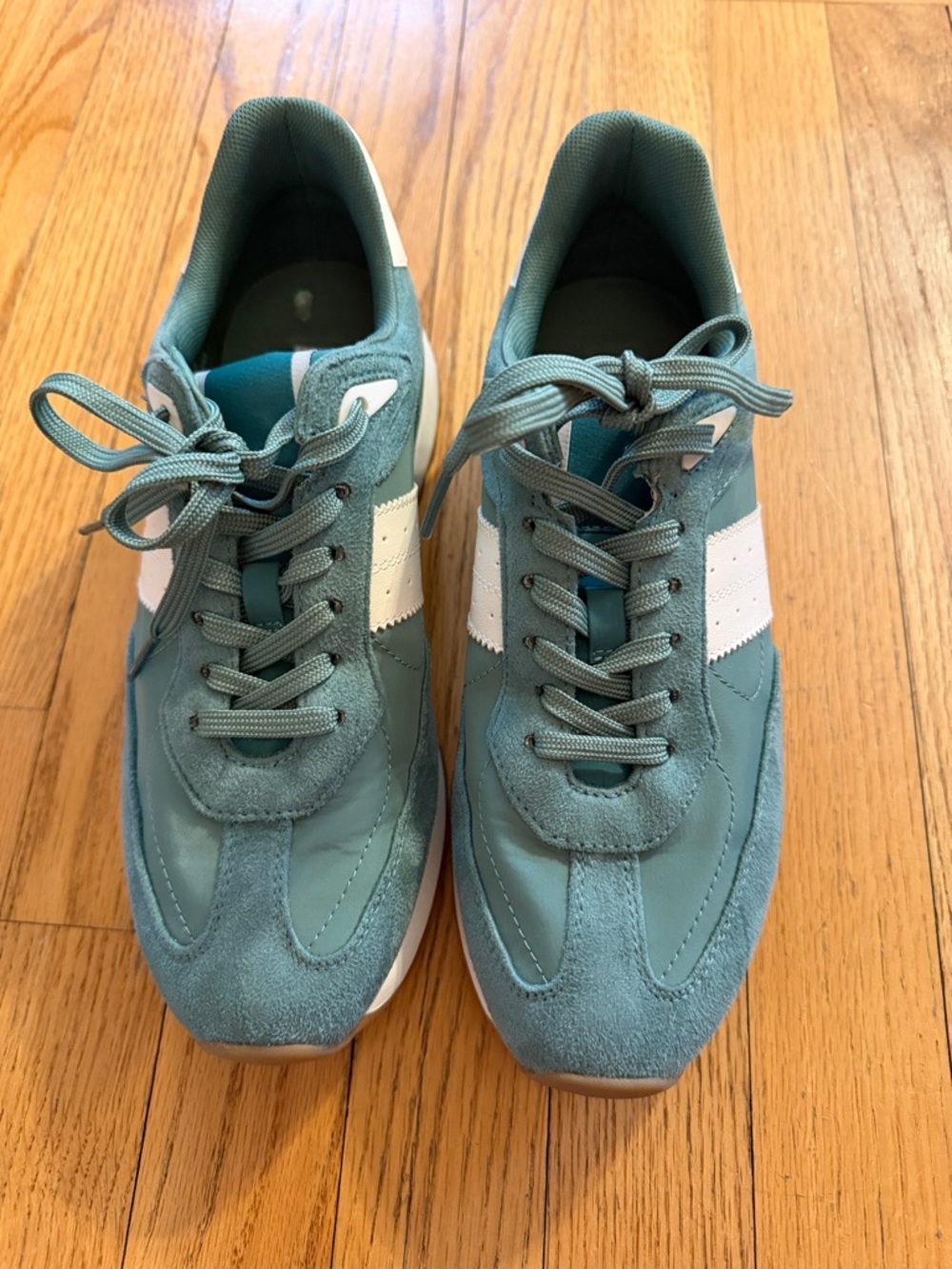 Steve Madden green sneakers